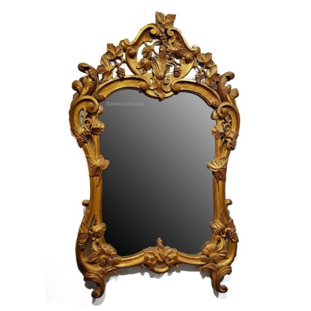 Miroir en bois doré