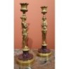 Paire de bougeoirs en bronze doré et porphyre